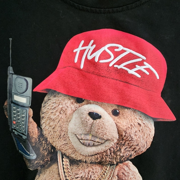 Hustle Black Streetz Iz Watchin T-Shirt with Teddy Bear Graphic - Picture 7 of 13